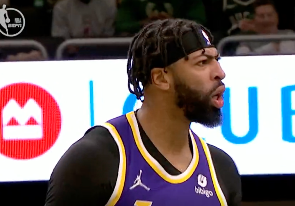 开云-包含浓眉哥回归赛场，问鼎冠军首场状态亮眼，澳大利亚队观众沸腾！的词条