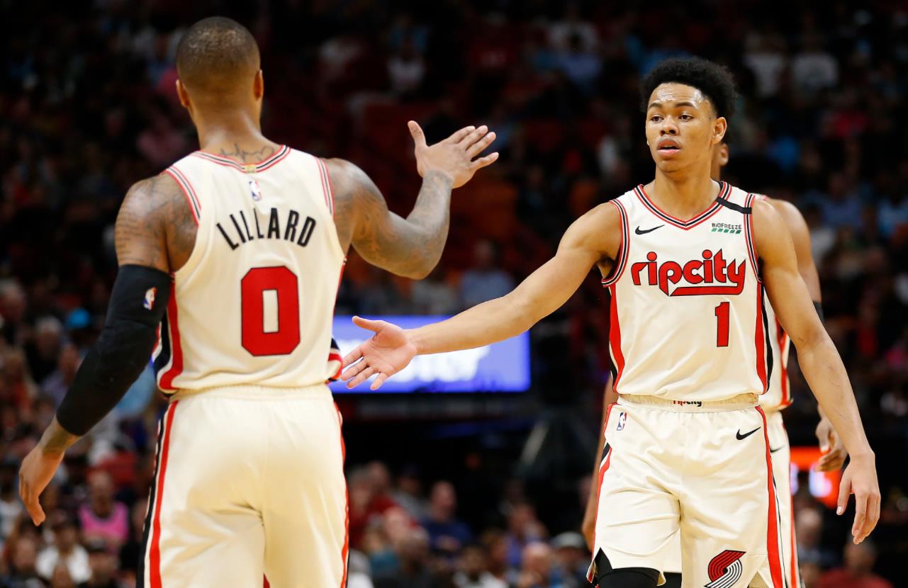 KAIYUN-包含字母哥巅峰对决，德约科维奇与30激战热火分钟，战术调整胜负难料！的词条